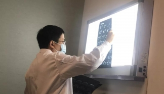 眼視光專家攻克罕見(jiàn)腫瘤，新手媽媽霍然而愈